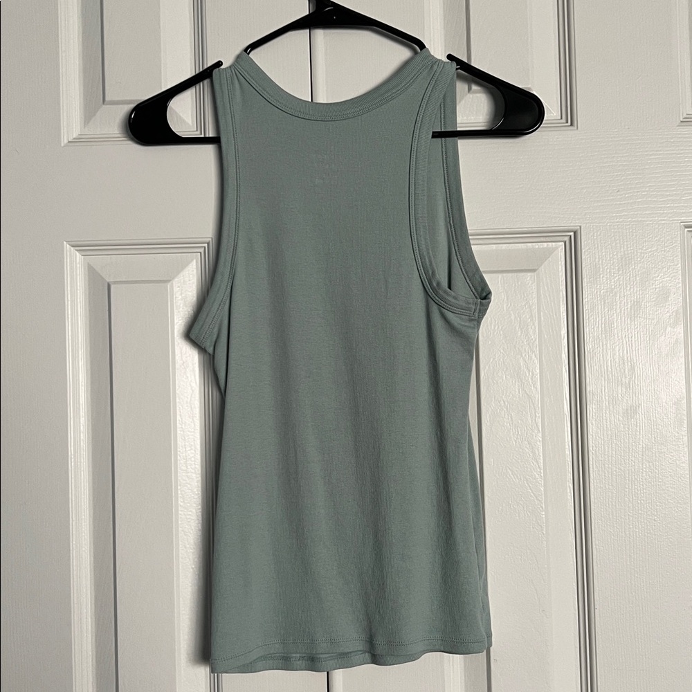 M High Neck Tank - Picture 2 of 3